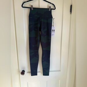 ⭐️NWT⭐️ Alo Yoga High - Waist Camo Vapor Legging | Size Small | Hunter Camo